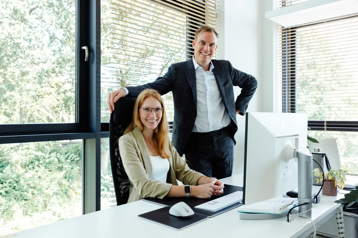Im IMMOJECTS Büro in Hamburg
